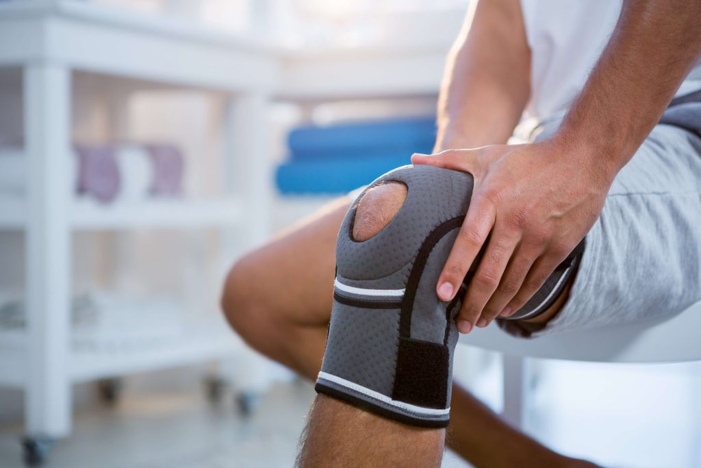 treating swollen knees
