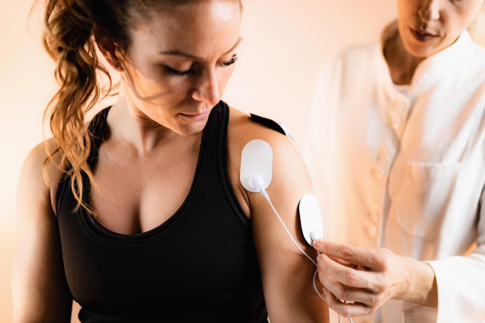 Two therapy methods for frozen shoulder pain down the arm shutterstock 1474240133 Two therapy methods for frozen shoulder pain down the arm
