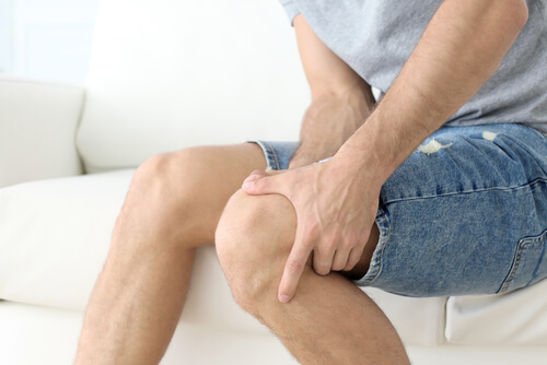 Can't bend your knee without pain? Here are five potential reasons why shutterstock 716459614 Can’t bend your knee without pain? Here are five potential reasons why