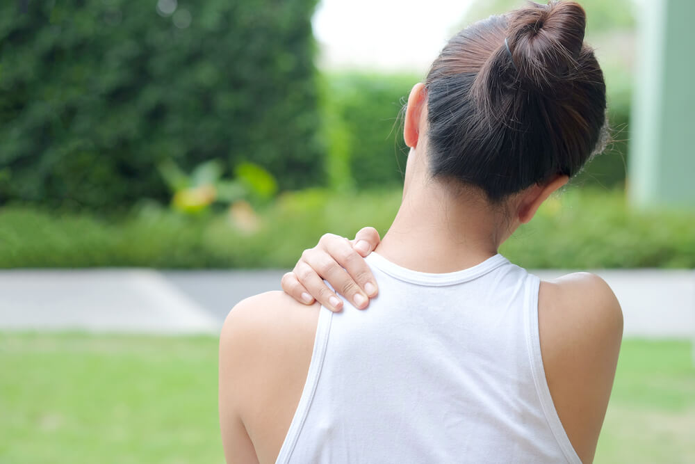 pinched nerve in shoulder symptoms