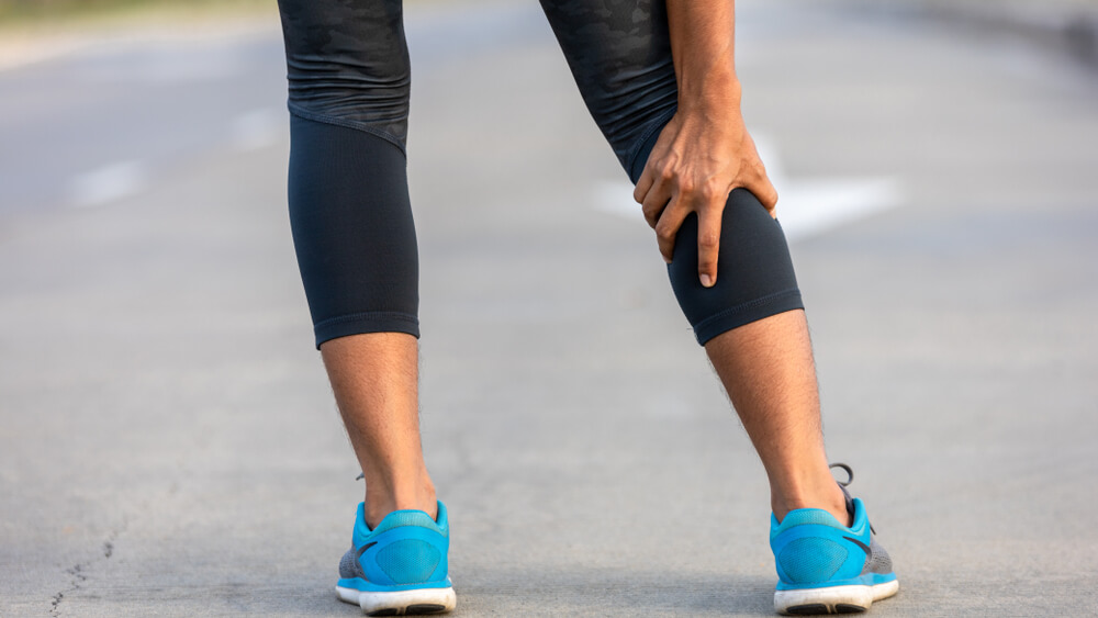 pain behind knee when walking
