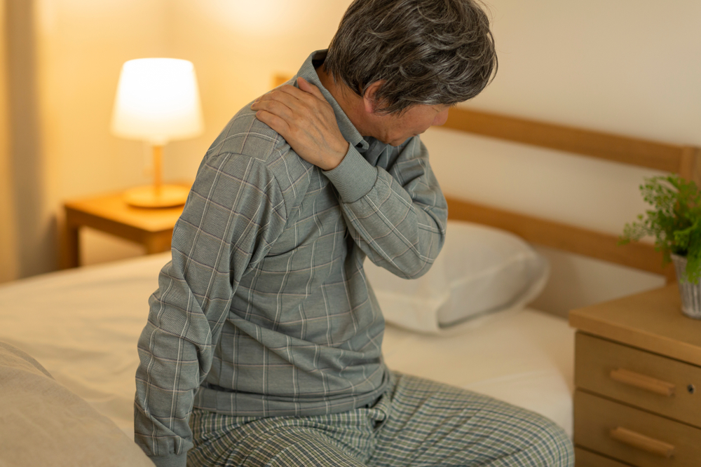 How should I sleep so that I'm more comfortable with shoulder arthritis? shutterstock 1331643470 how should i sleep with shoulder arthritis