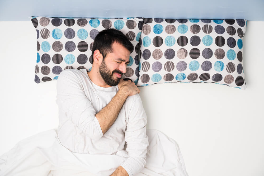 4 techniques physical therapists can use to ease shoulder pain from sleeping shutterstock 1680360034 shoulder pain from sleeping