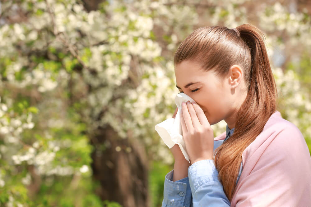 3 reasons some women feel pelvic pain when sneezing shutterstock 631928921 pelvic pain when sneezing