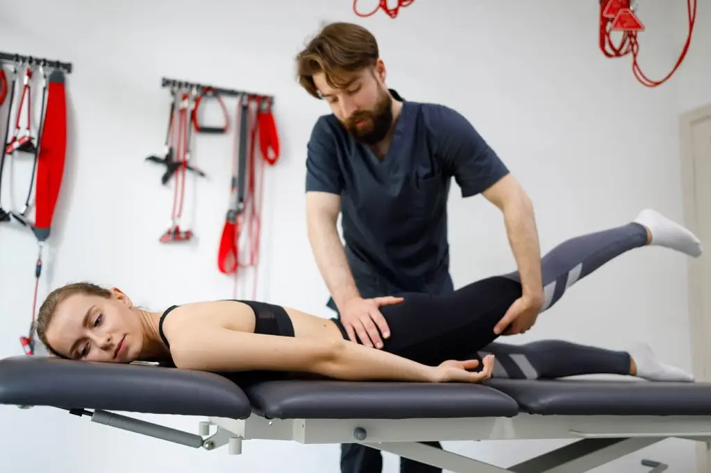 hip knee and ankle pain in one leg