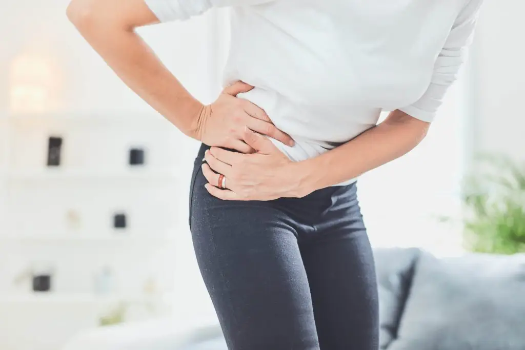 what does hip bursitis feel like?