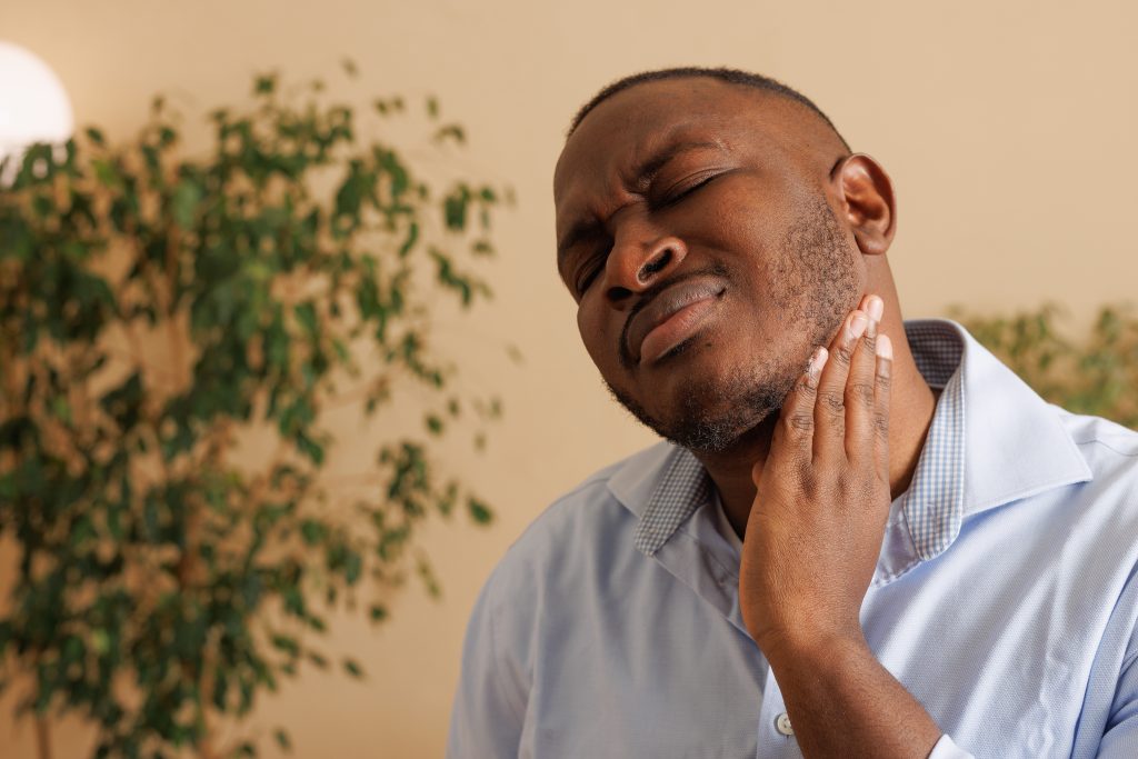 why does my neck hurt when i take a deep breath? border