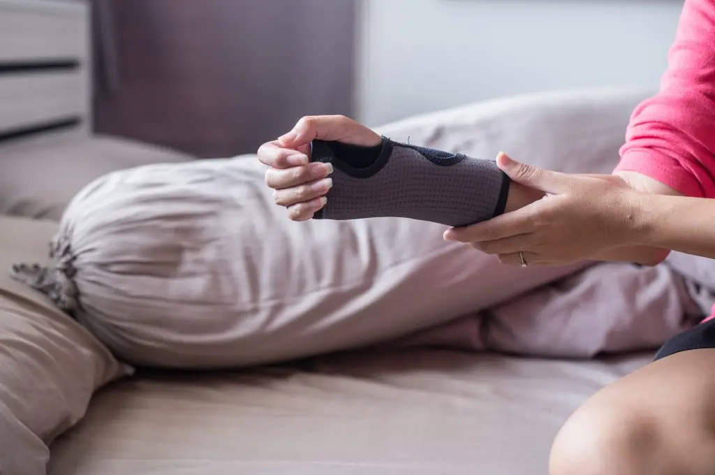 how to treat hand and wrist pain that’s not carpal tunnel advent